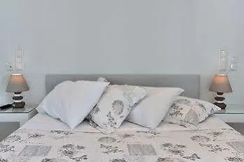 Otel Alexandros And